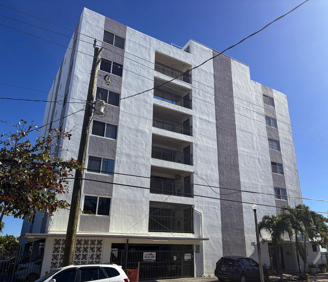 Domino One Condo photo 2